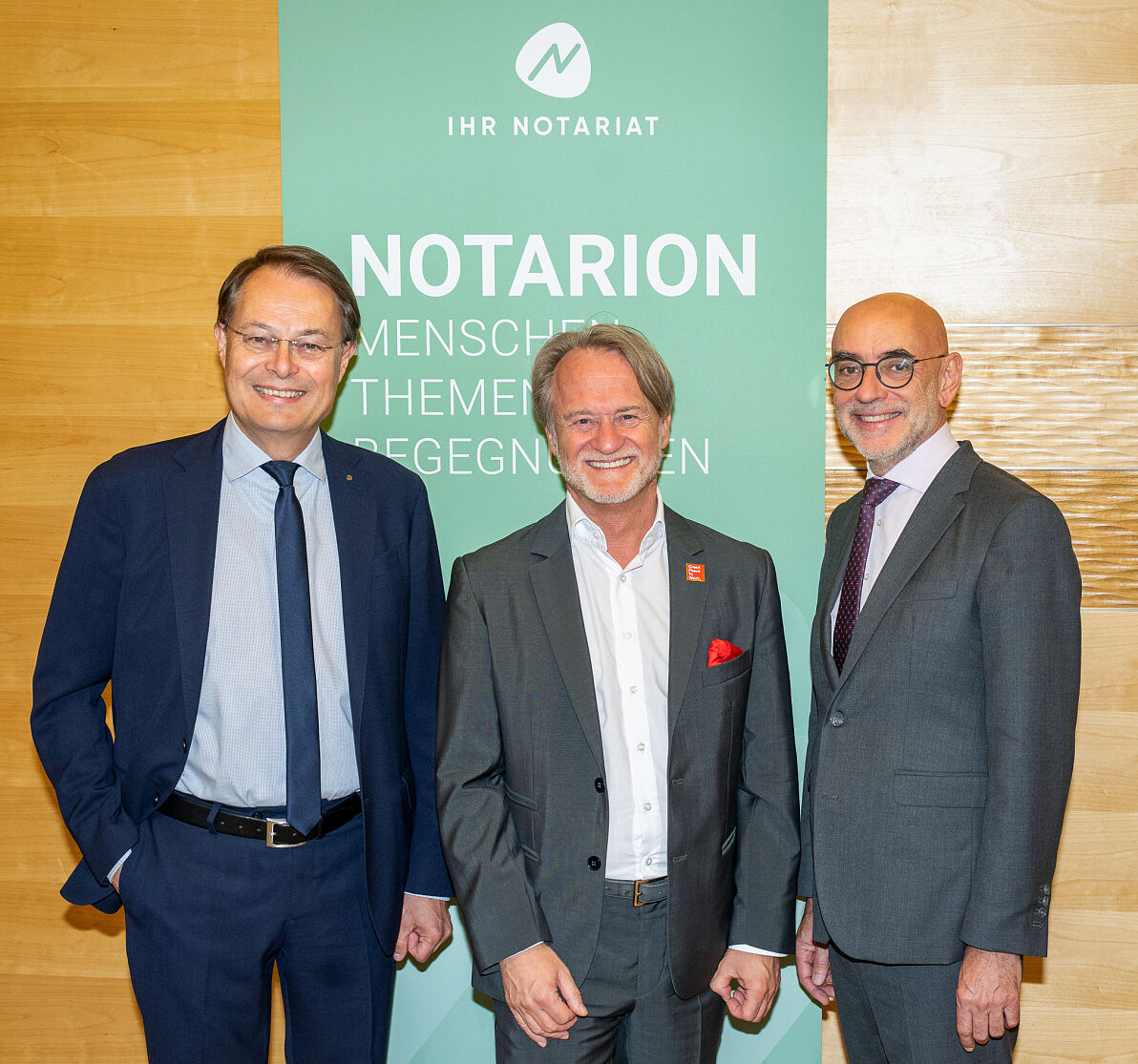 Gerhard Drexel (Aufsichtsratspräsident Spar Österreich), Jörg Spreitzer (Managing Director Great Place to Work) und Michael Umfahrer (Präsident der Österreichischen Notariatskammer) bei der Notarion-Veranstaltung.